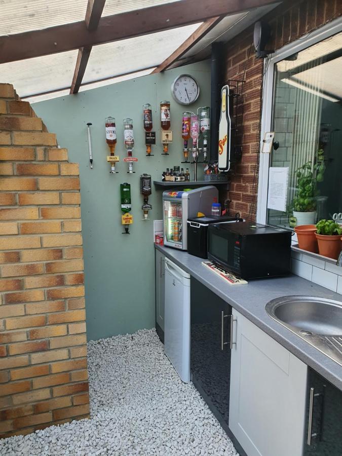 Sally'S Bed And Breakfast Luton  Zewnętrze zdjęcie